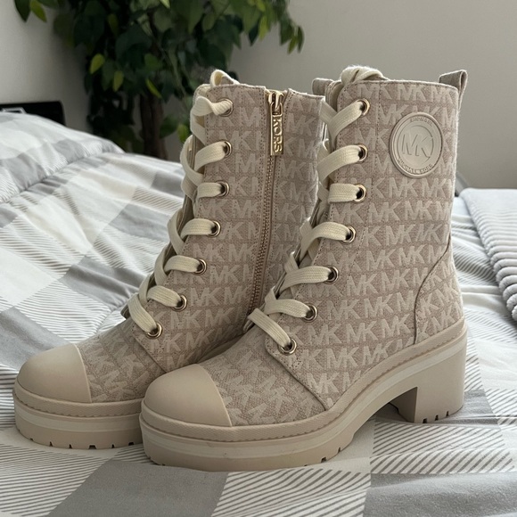 MK laced-up boots - Picture 1 of 3